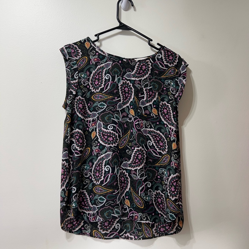 Loft sleeveless paisley print top.